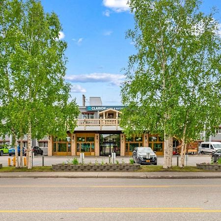 Clarion Hotel & Suites Fairbanks Near Ft Wainwright Экстерьер фото