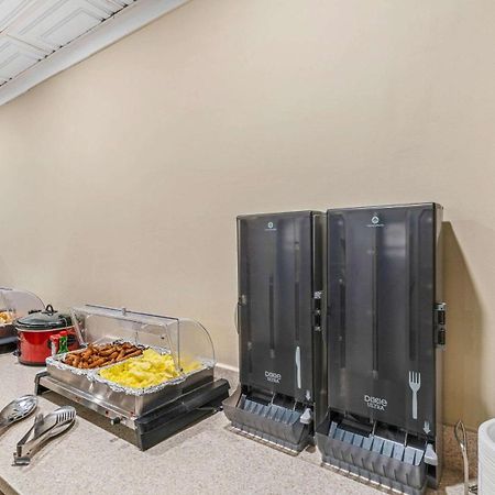 Clarion Hotel & Suites Fairbanks Near Ft Wainwright Экстерьер фото