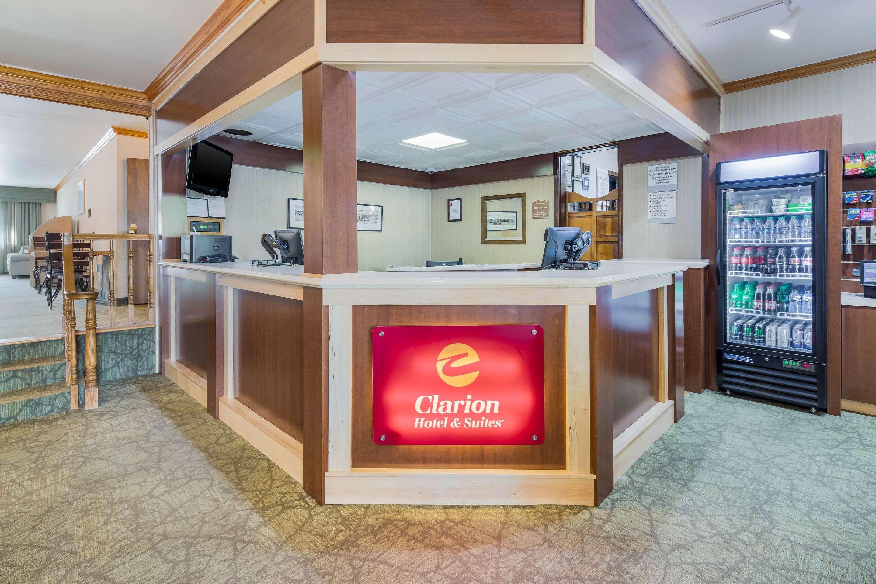 Clarion Hotel & Suites Fairbanks Near Ft Wainwright Экстерьер фото