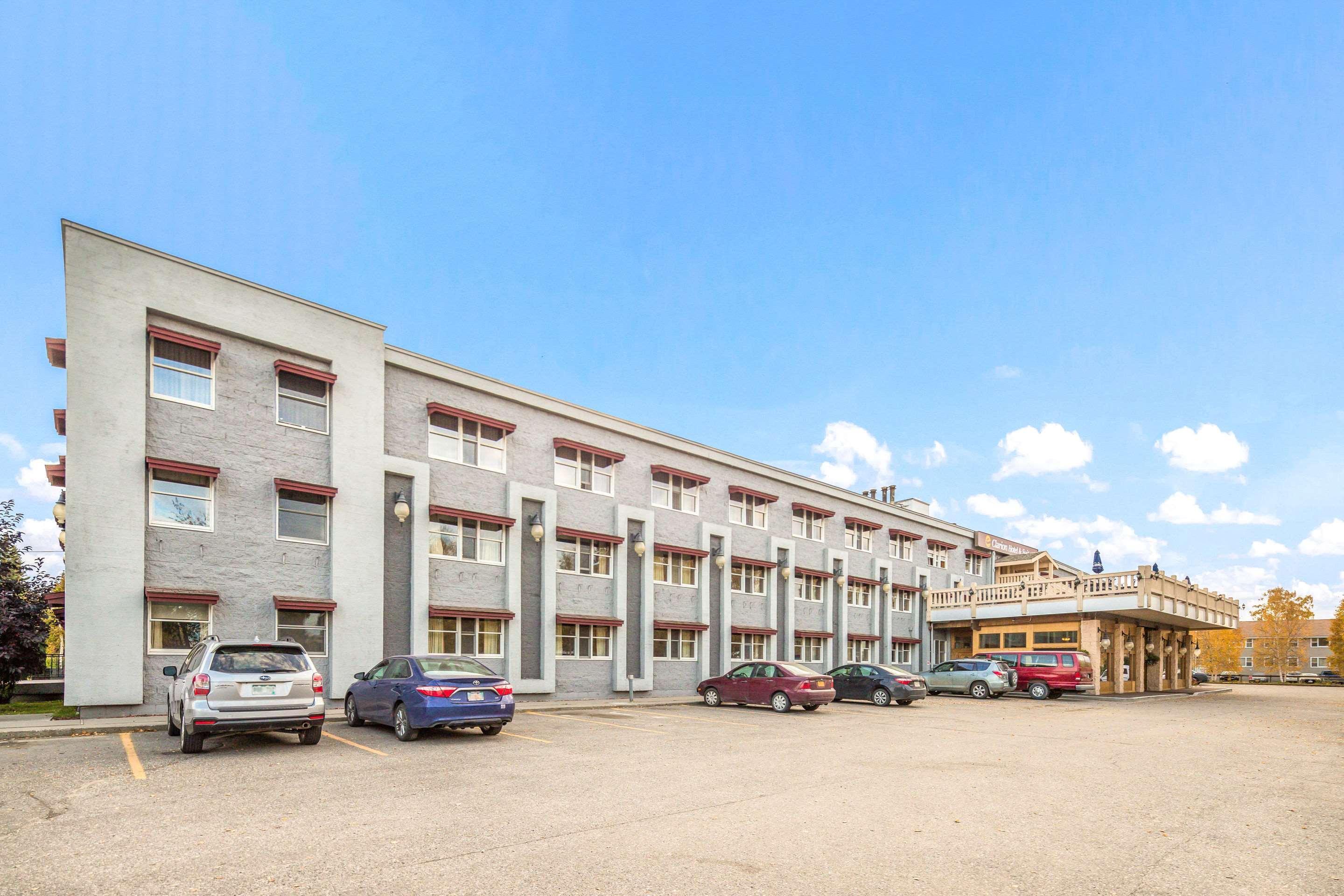 Clarion Hotel & Suites Fairbanks Near Ft Wainwright Экстерьер фото