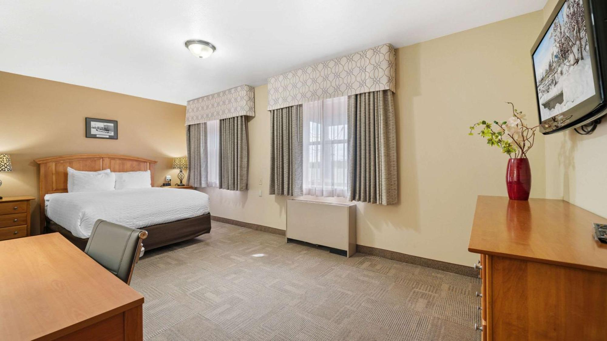 Clarion Hotel & Suites Fairbanks Near Ft Wainwright Экстерьер фото