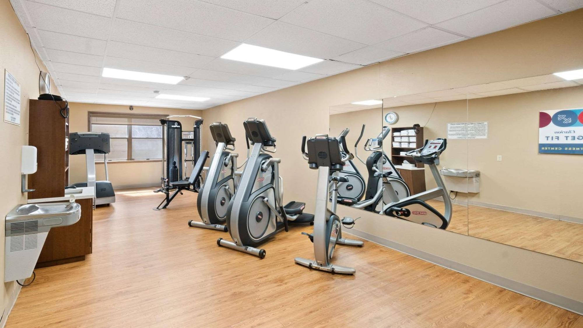 Clarion Hotel & Suites Fairbanks Near Ft Wainwright Экстерьер фото