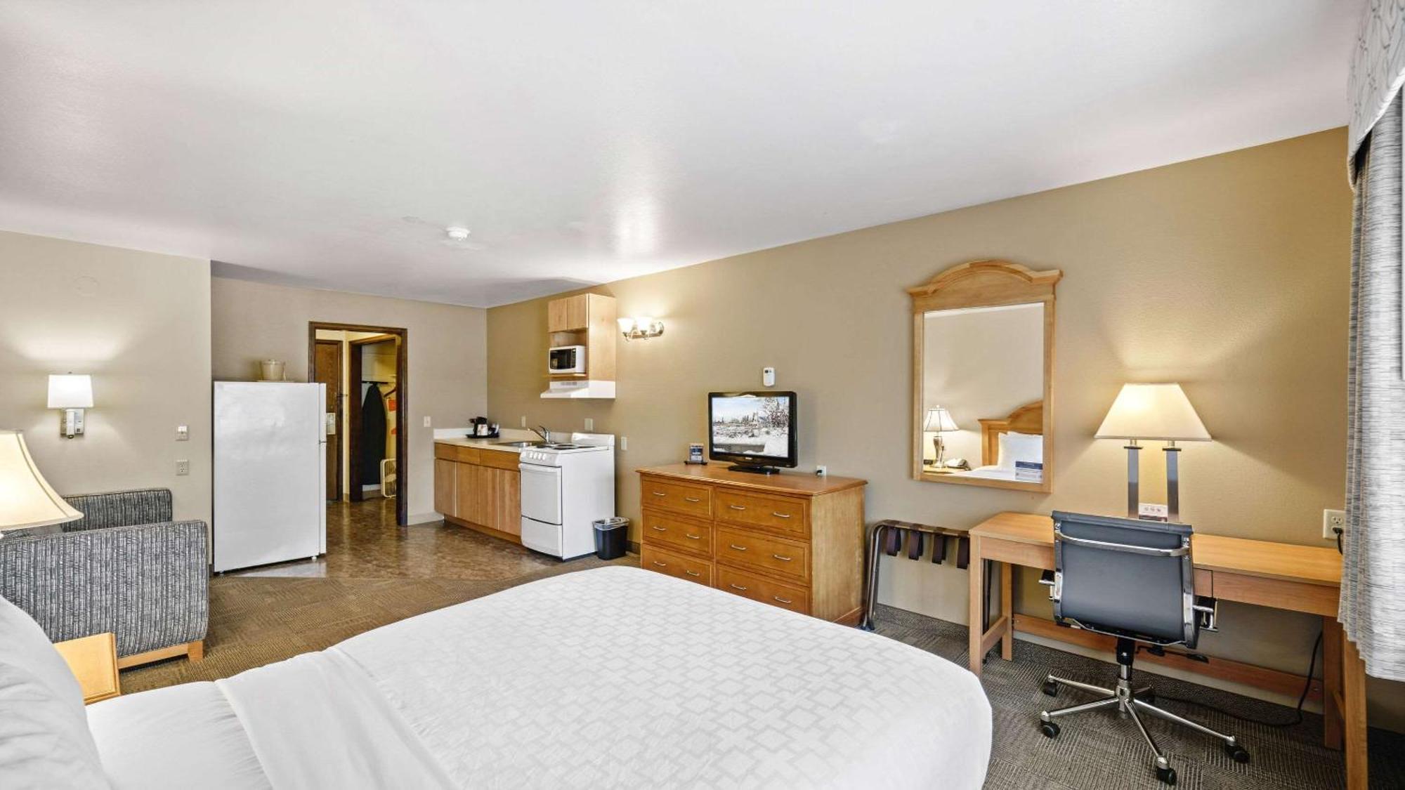 Clarion Hotel & Suites Fairbanks Near Ft Wainwright Экстерьер фото