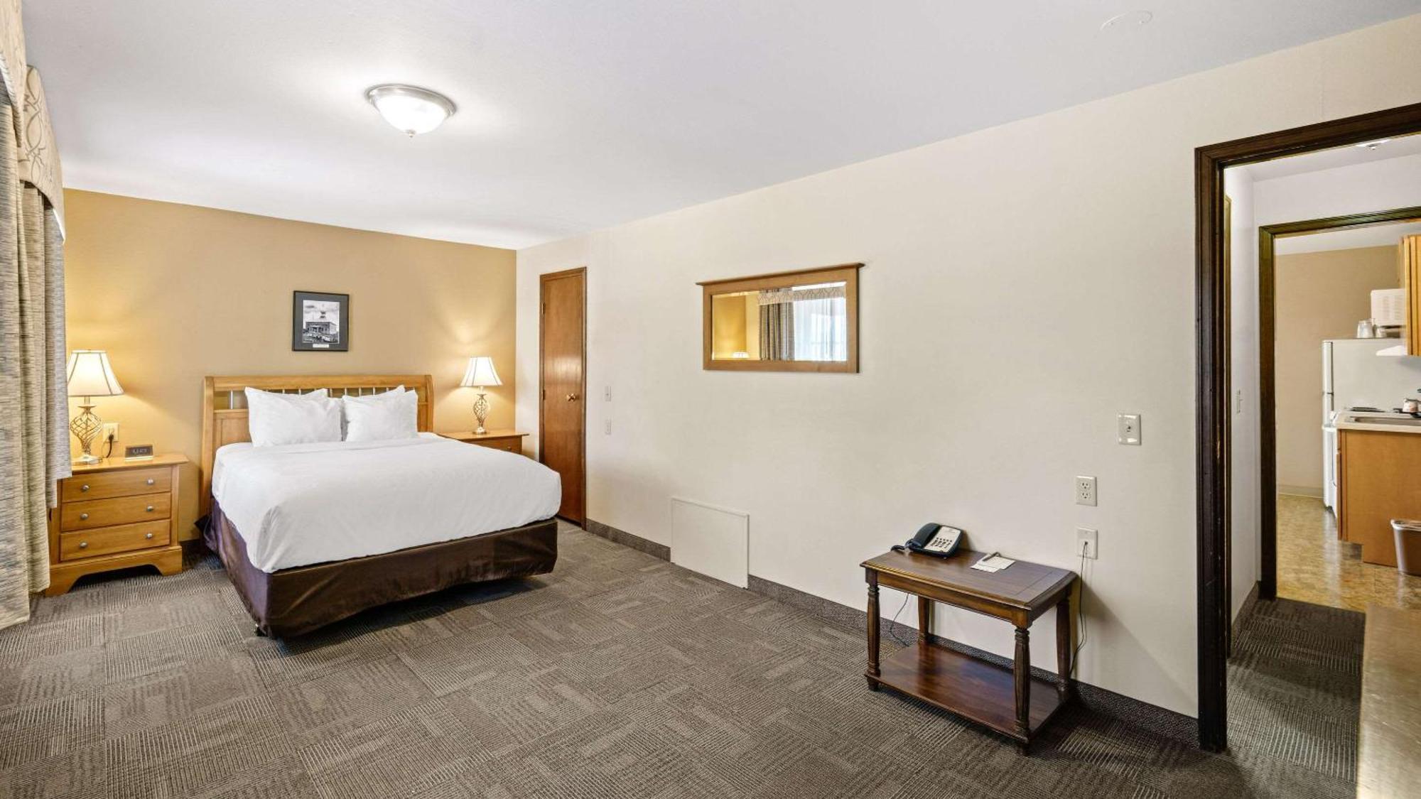Clarion Hotel & Suites Fairbanks Near Ft Wainwright Экстерьер фото