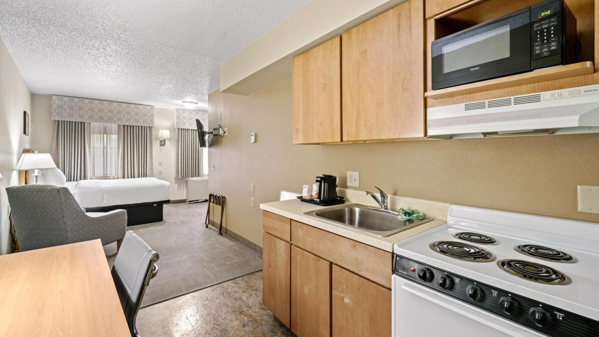 Clarion Hotel & Suites Fairbanks Near Ft Wainwright Экстерьер фото