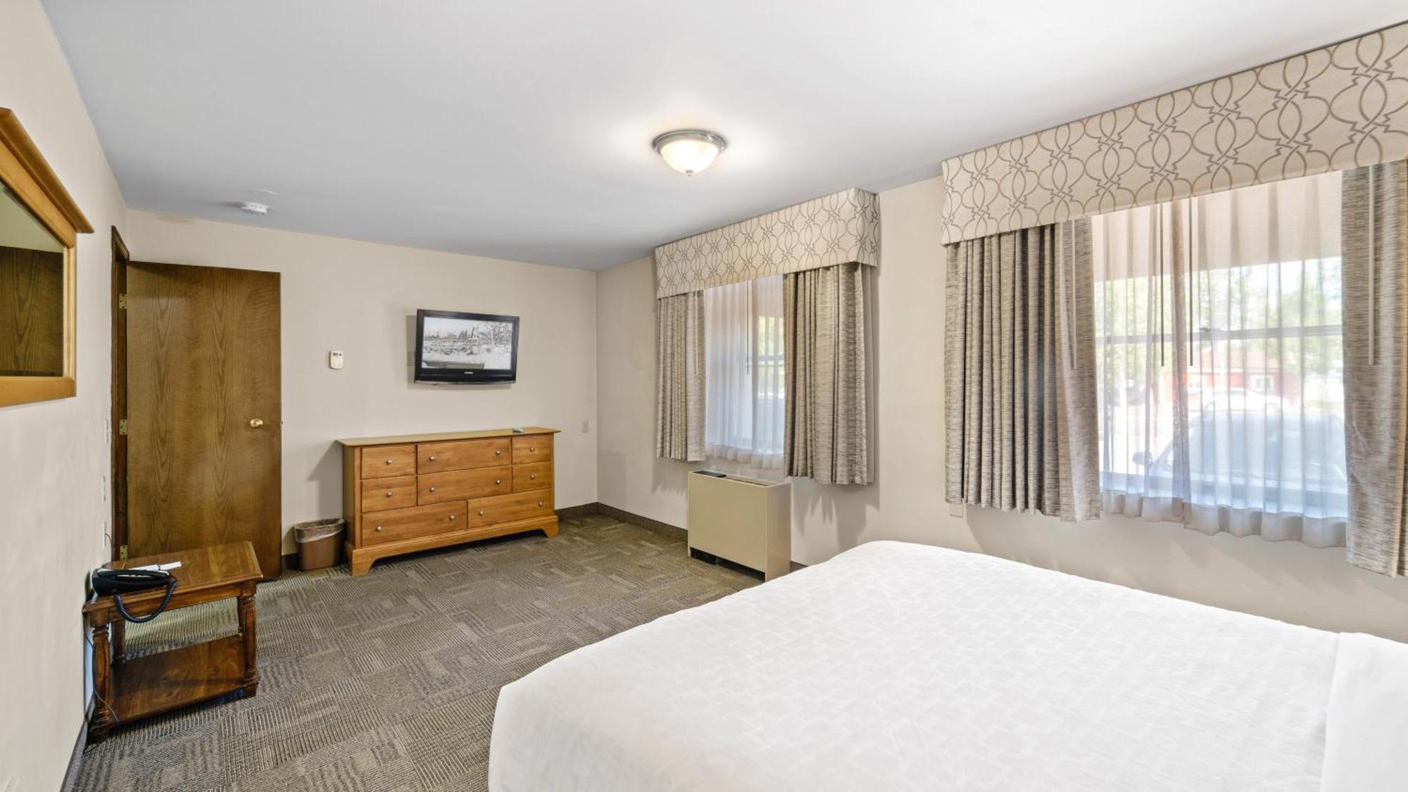 Clarion Hotel & Suites Fairbanks Near Ft Wainwright Экстерьер фото