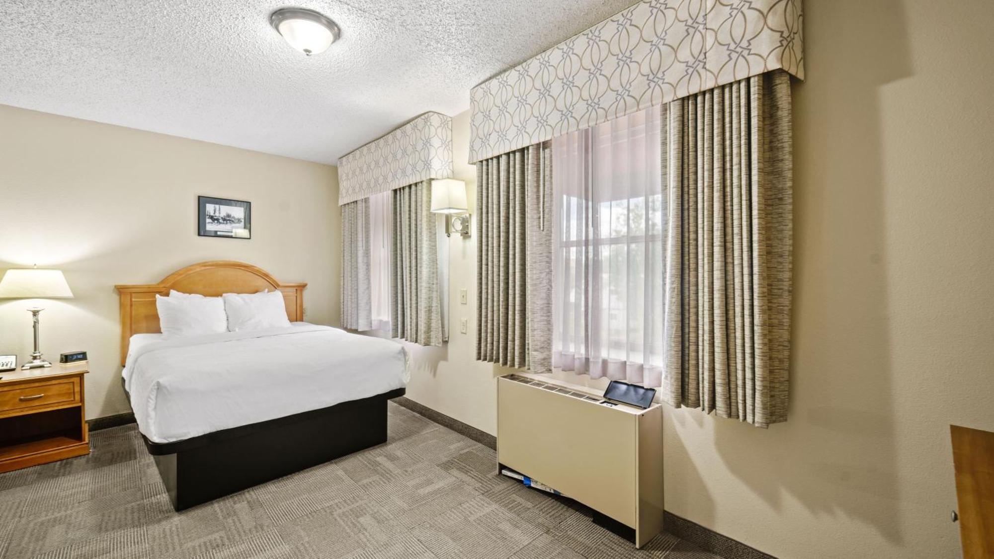 Clarion Hotel & Suites Fairbanks Near Ft Wainwright Экстерьер фото