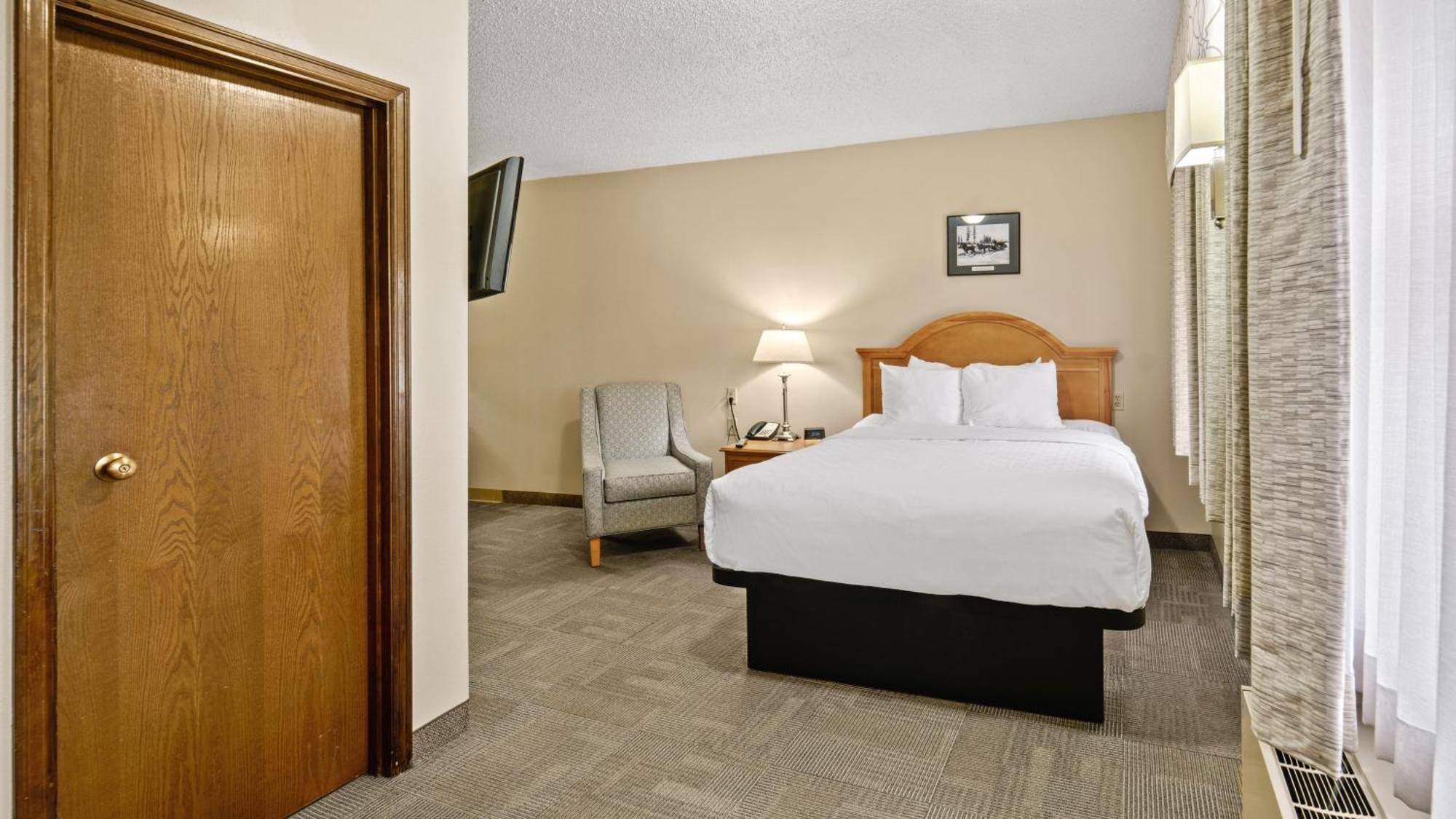 Clarion Hotel & Suites Fairbanks Near Ft Wainwright Экстерьер фото
