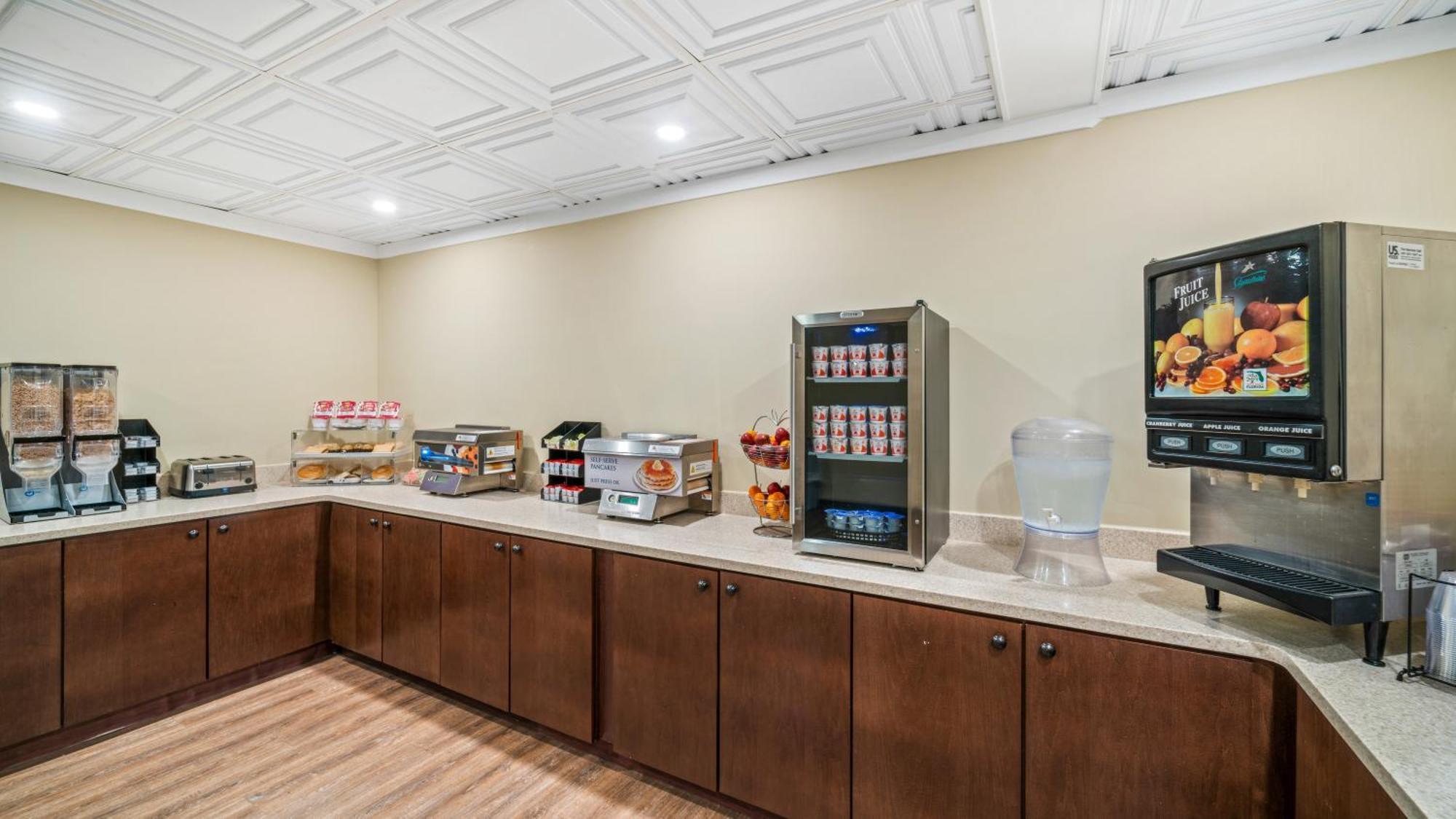 Clarion Hotel & Suites Fairbanks Near Ft Wainwright Экстерьер фото