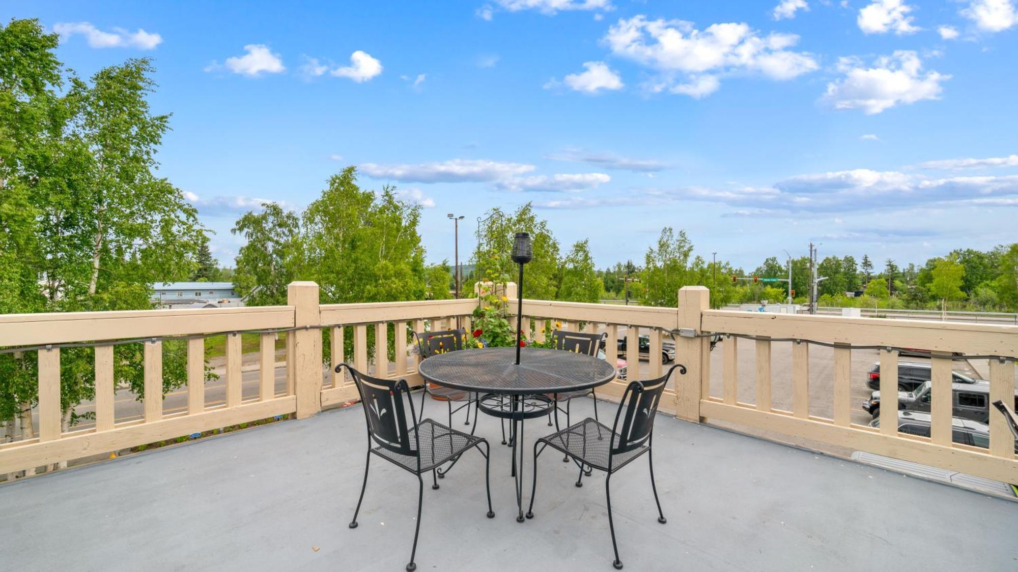 Clarion Hotel & Suites Fairbanks Near Ft Wainwright Экстерьер фото