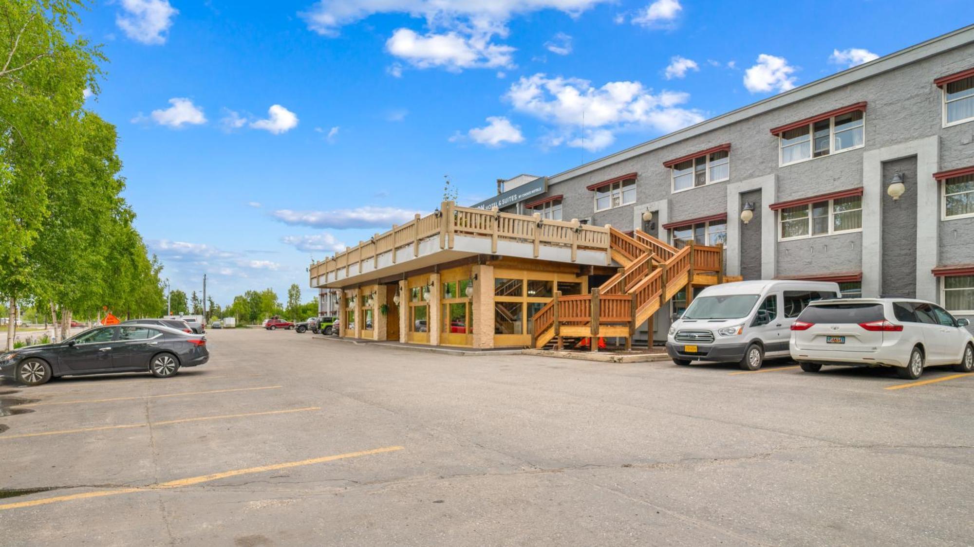 Clarion Hotel & Suites Fairbanks Near Ft Wainwright Экстерьер фото