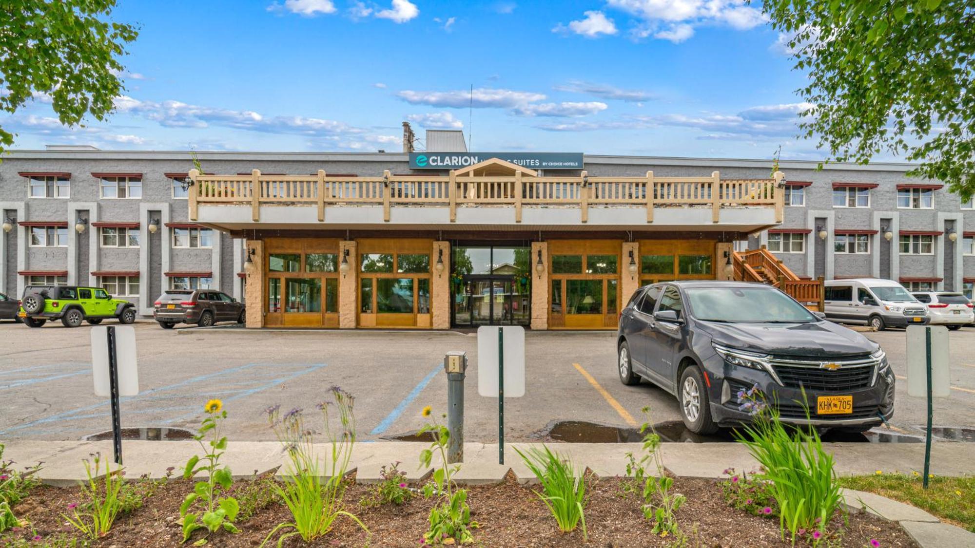 Clarion Hotel & Suites Fairbanks Near Ft Wainwright Экстерьер фото